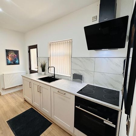 R4 Luxury Studio En-Suite Room In Harborne Lane By Queen Elizabeth Hospital Birmingham Extérieur photo