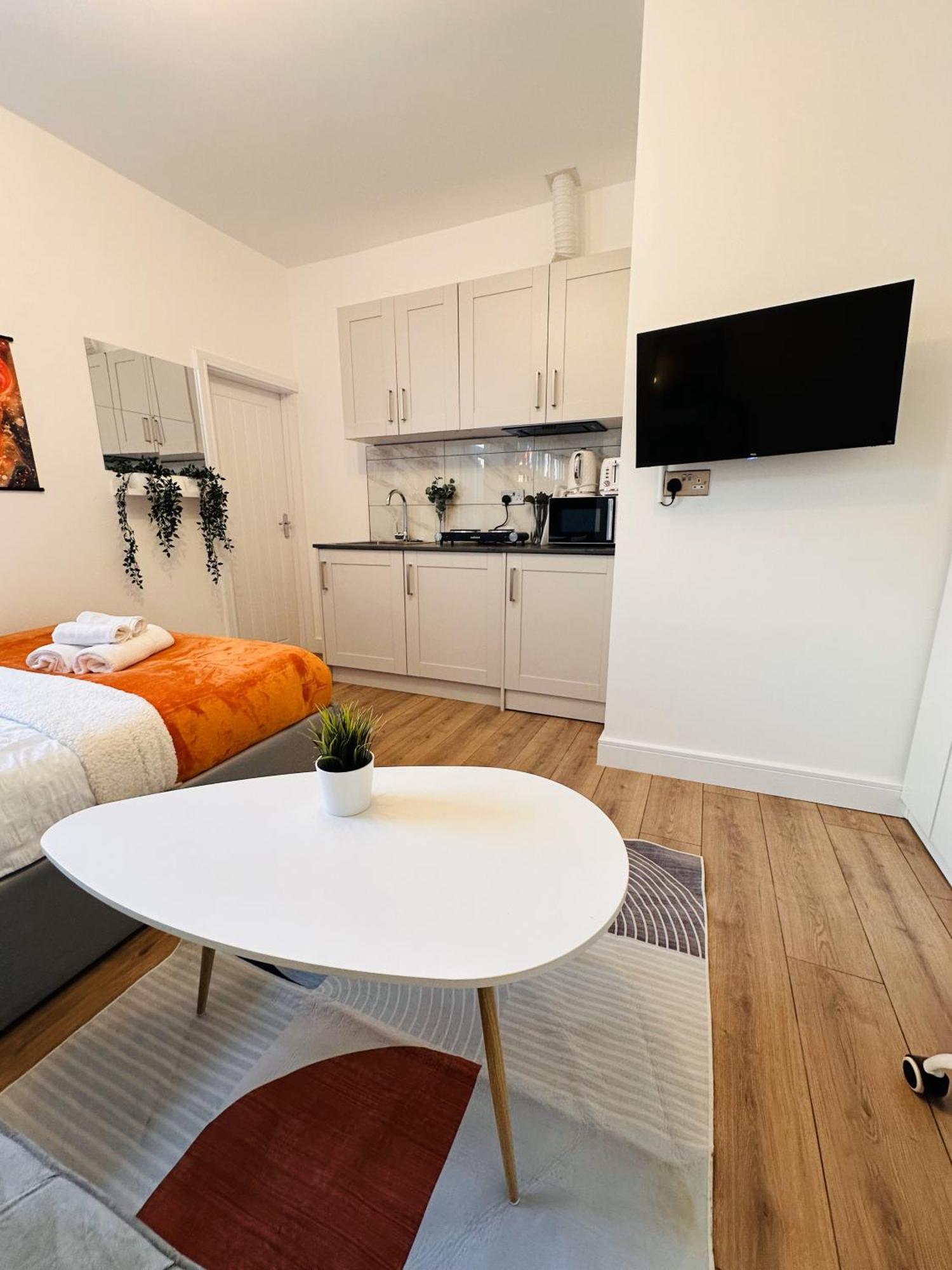 R4 Luxury Studio En-Suite Room In Harborne Lane By Queen Elizabeth Hospital Birmingham Extérieur photo