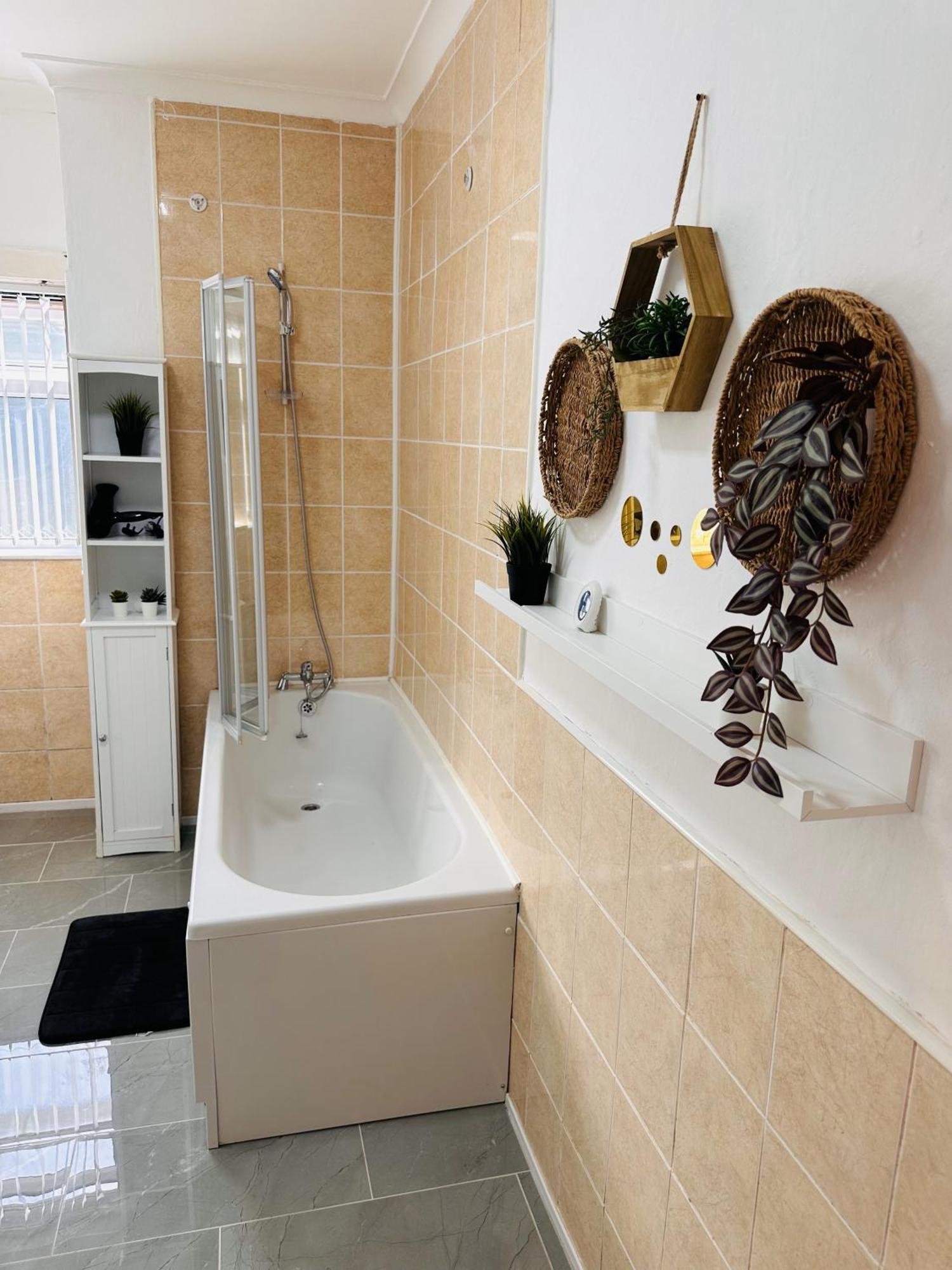 R4 Luxury Studio En-Suite Room In Harborne Lane By Queen Elizabeth Hospital Birmingham Extérieur photo